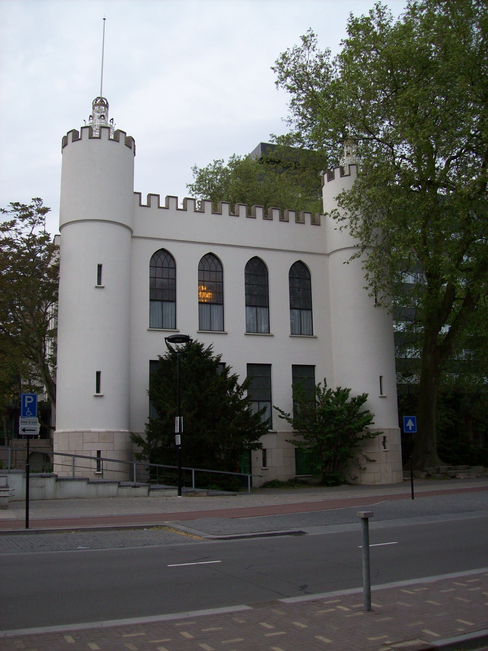 Tilburg opent Stadhuis en Paleis-Raadhuis voor publiek