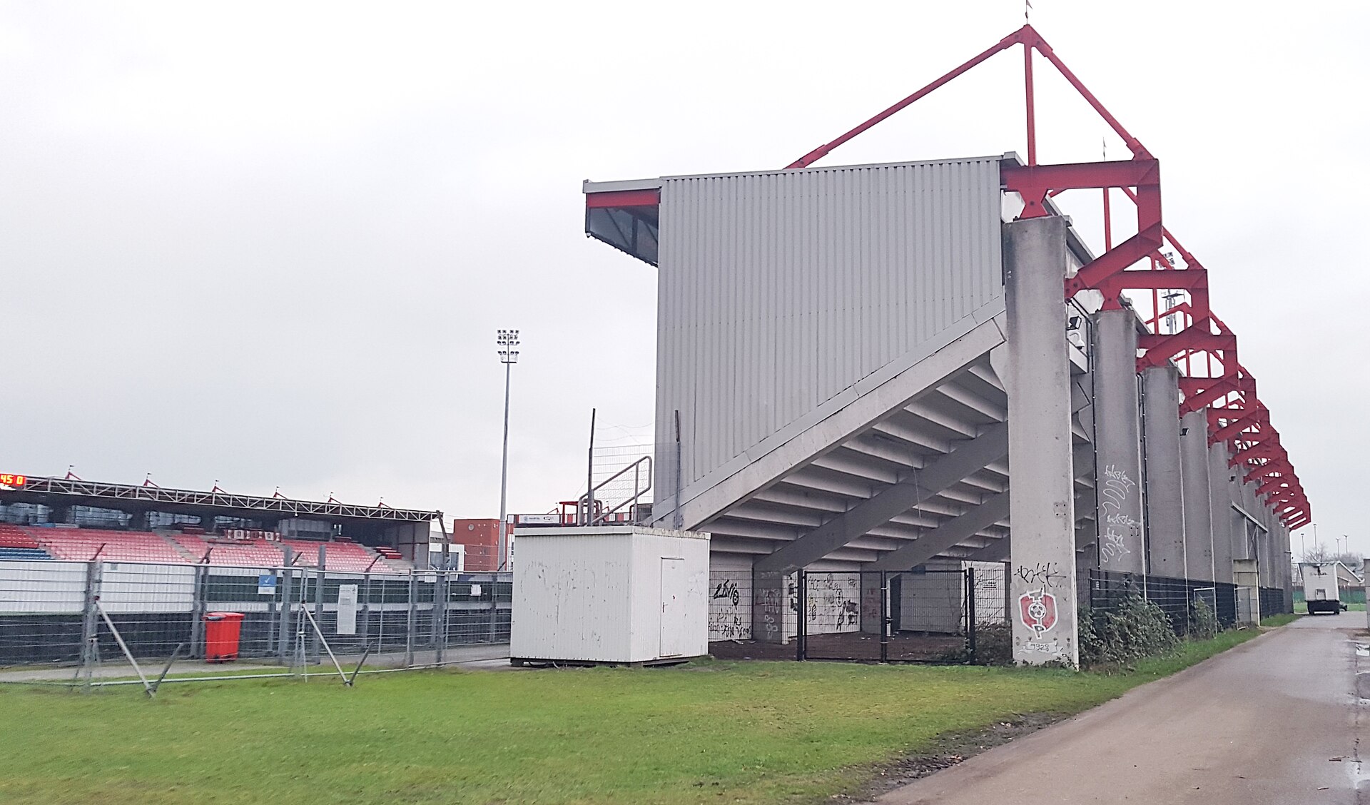 Uitsupporters stapsgewijs terug bij derby TOP Oss en FC Den Bosch