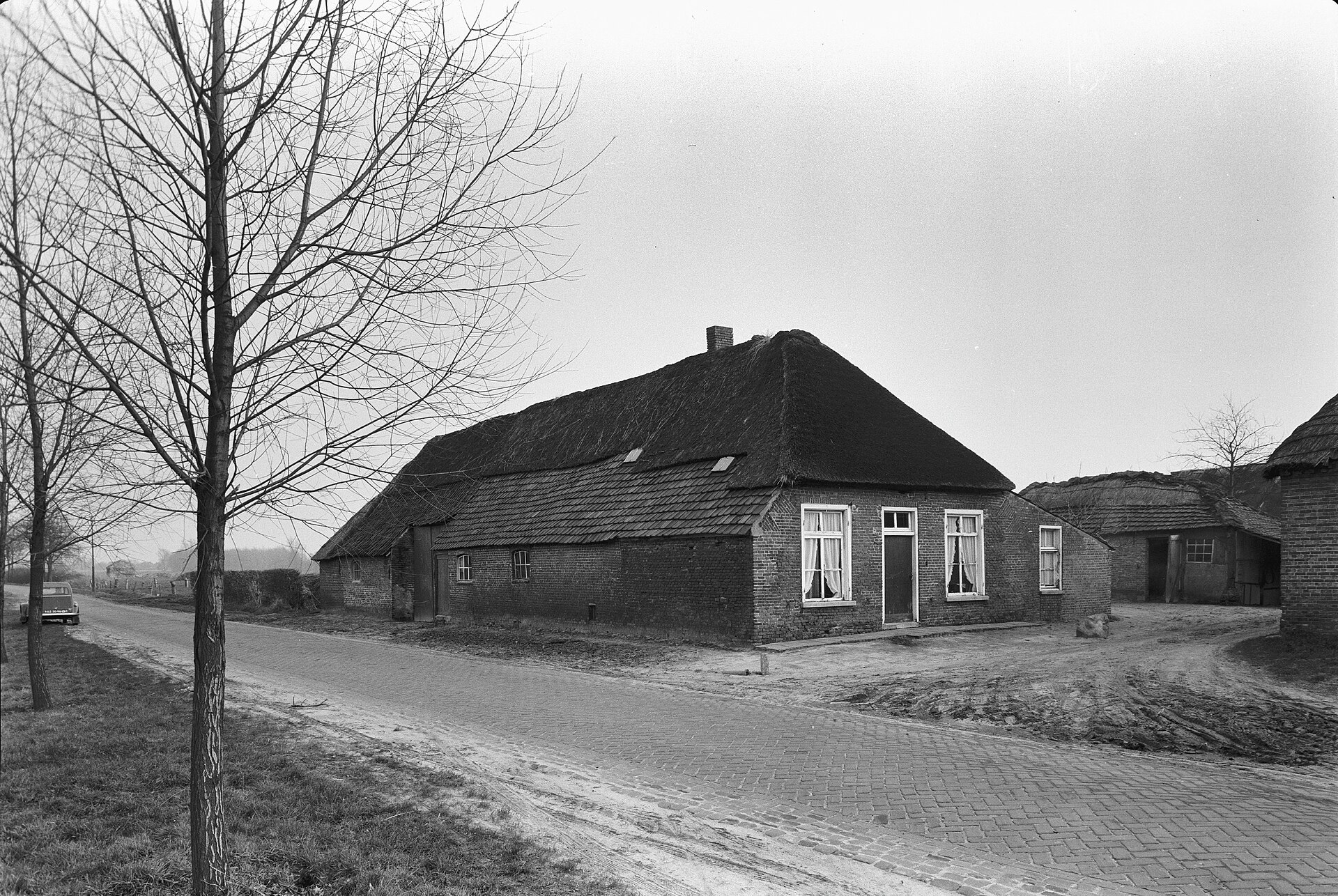 Bank in speelbos Hooge Mierde officieel in gebruik