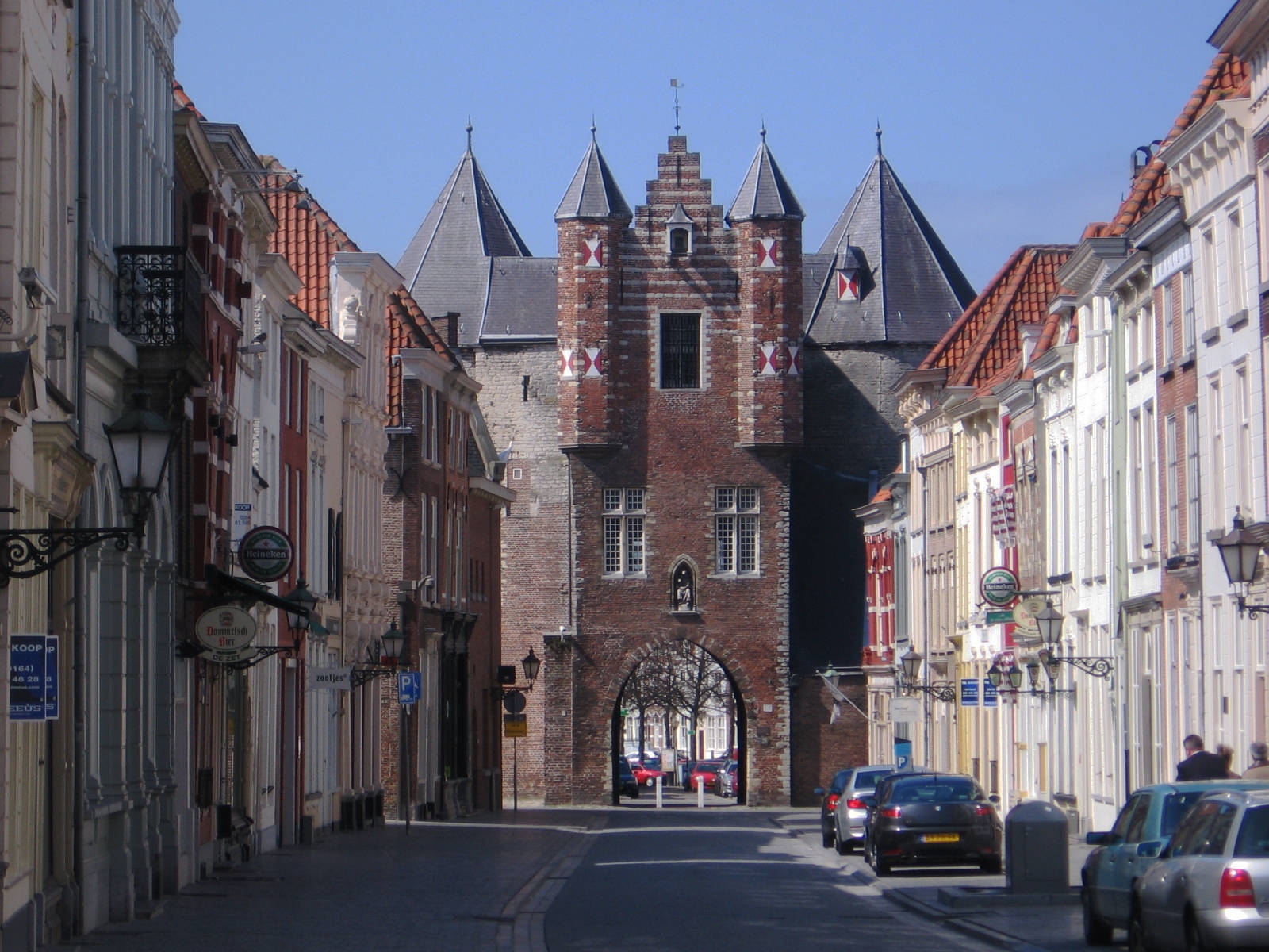 Kermissen Breda en Bergen op Zoom tijdelijk dicht door storm