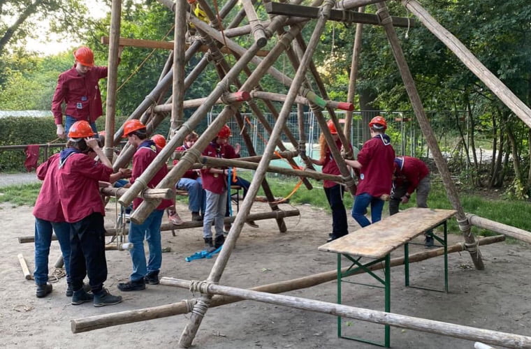 Explorers bouwen reuzenrad voor gemeenteraad Zaltbommel