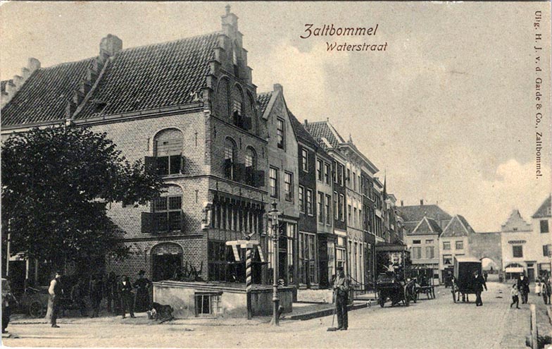 Paardentram na 100 jaar even terug in Bommelse binnenstad Zaltbommel