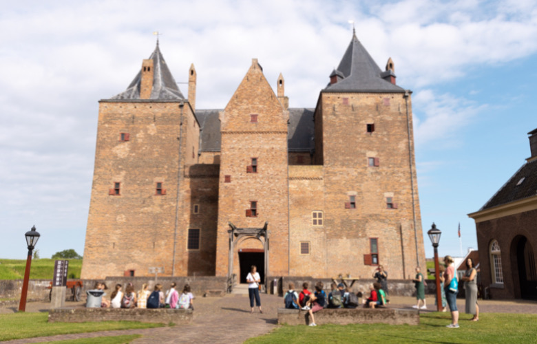 Bijzondere kinderlezing op Slot Loevestein Poederoijen