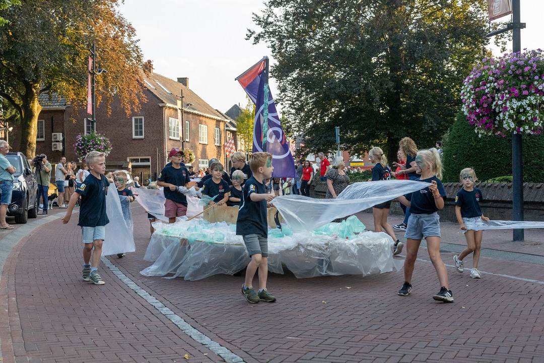 Aanstormend bouwtalent in de vijfde Kinderparade Heeze