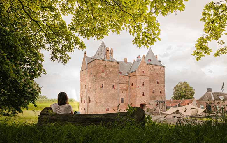 Slot Loevestein doet mee aan Open Monumentendag Woudrichem Poederoijen