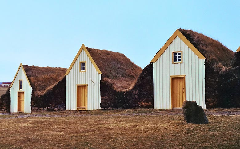 Plaatsing eerste tiny houses in Bommelerwaard Zaltbommel