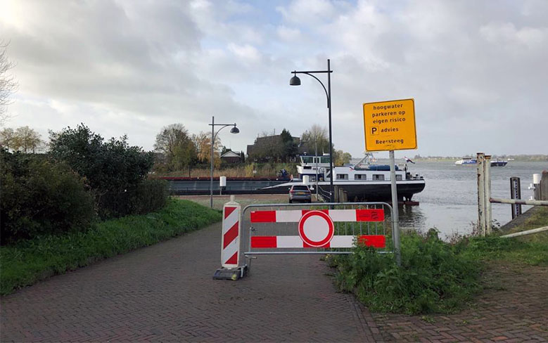 De Waal stijgt, hoogwater verwacht in Zaltbommel
