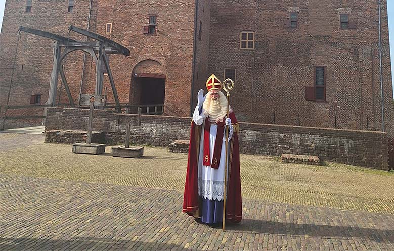 Sinterklaas strandt op Loevestein, maar komt op tijd in Gorinchem