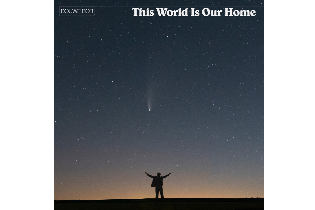Flitsfeitje: This World Is Our Home van Douwe Bob