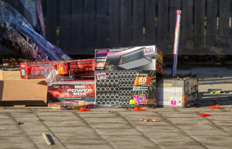 Inwoners kunnen vuurwerk- en stookresten 1 januari zelf opruimen Zaltbommel