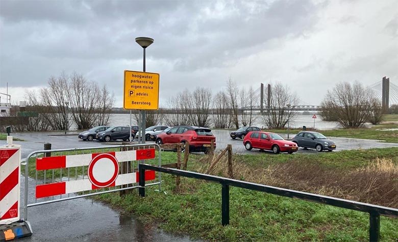 Water in de Waal gaat weer stijgen Zaltbommel