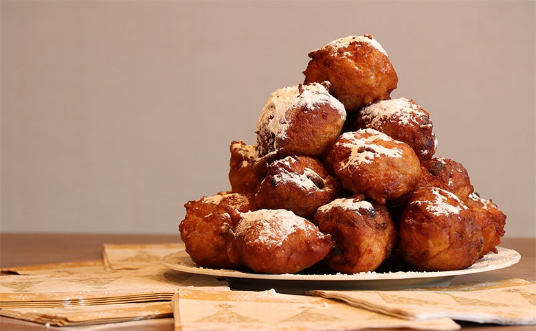 Familie Duijts en gemeente bezegelen conflict met oliebollen Zaltbommel