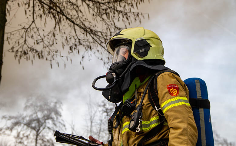 Zeer grote brand bij groothandel bedrijventerrein Zaltbommel