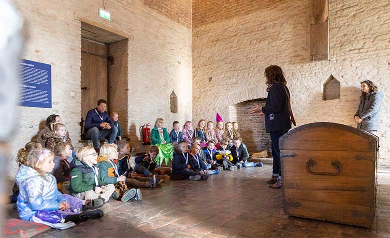 Voorleesdagen op slot Loevestein met verhalen en gratis toegang Woudrichem