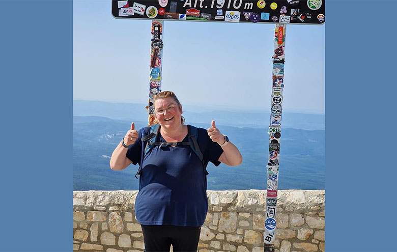 Carina van Veenendaal bestijgt Mont Ventoux MS-vrije wereld Heerewaarden