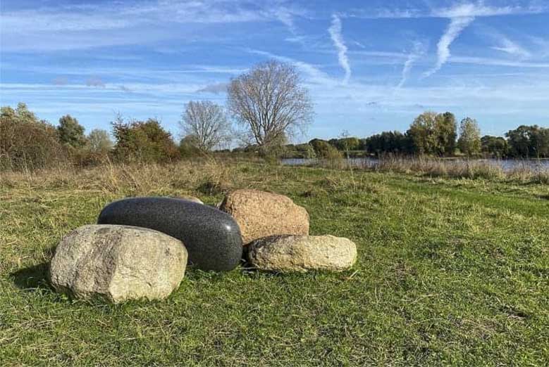 Blote keien langs de Maas meer dan ‘kijkstenen’ 