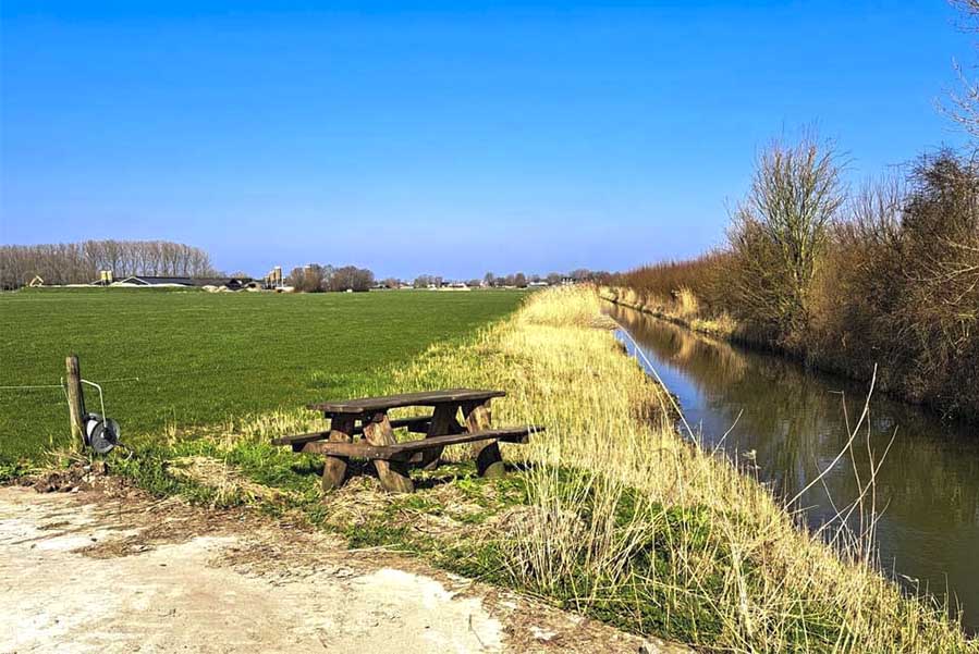 Tiende picknickbank in Bommelerwaard geplaatst