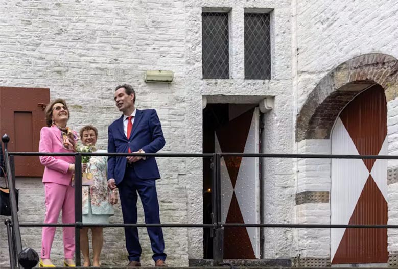 Prinses Margriet opent nieuwe publiekspresentatie kasteel Ammersoyen