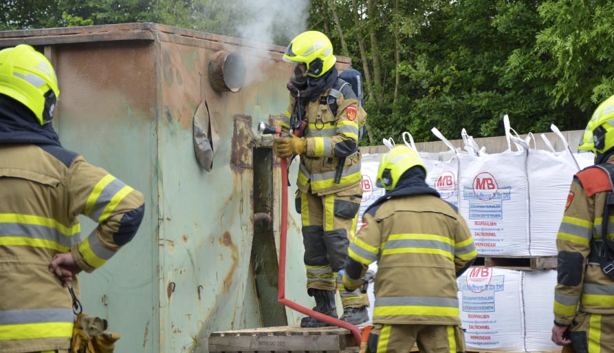 Brandweer rukt uit voor containerbrand