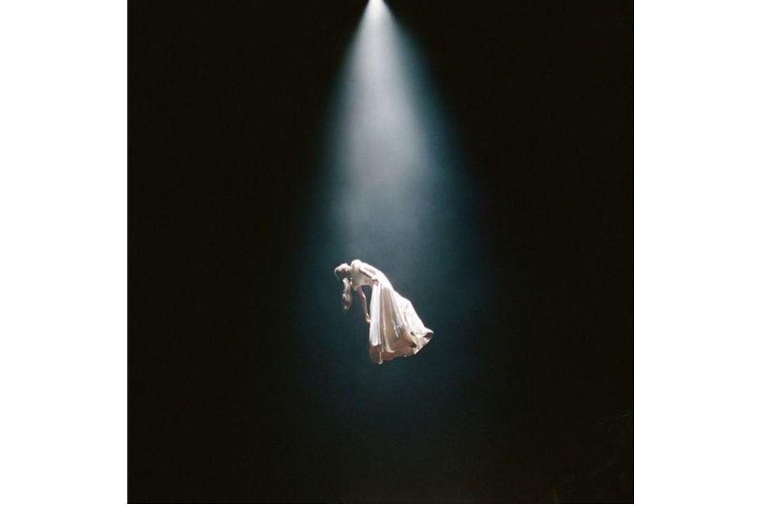 Flitsfeitje: Twilight Zone - Ariana Grande