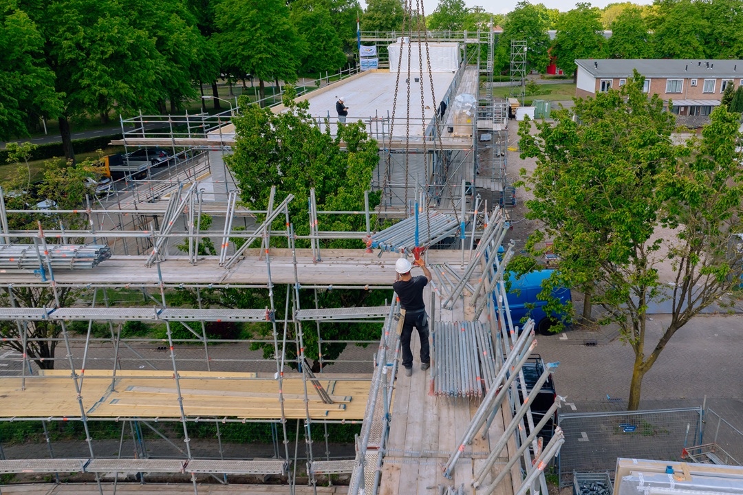 Houtbouw Pastoor Smoldersstraat gestart hoogste punt eerste woonblok