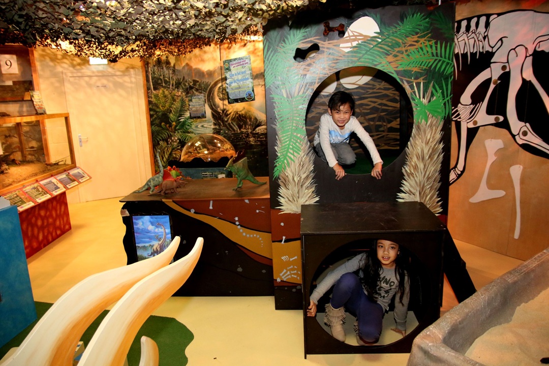 Opening Dinotentoonstelling Natuurcentrum en stadsboerderij De Elzenhoek