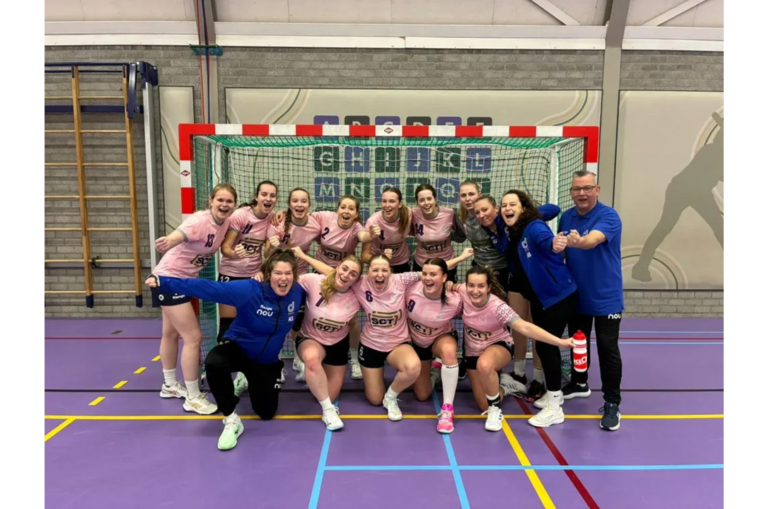 Dames verzilveren mede dankzij A-junior Kayla Loderus extra troef