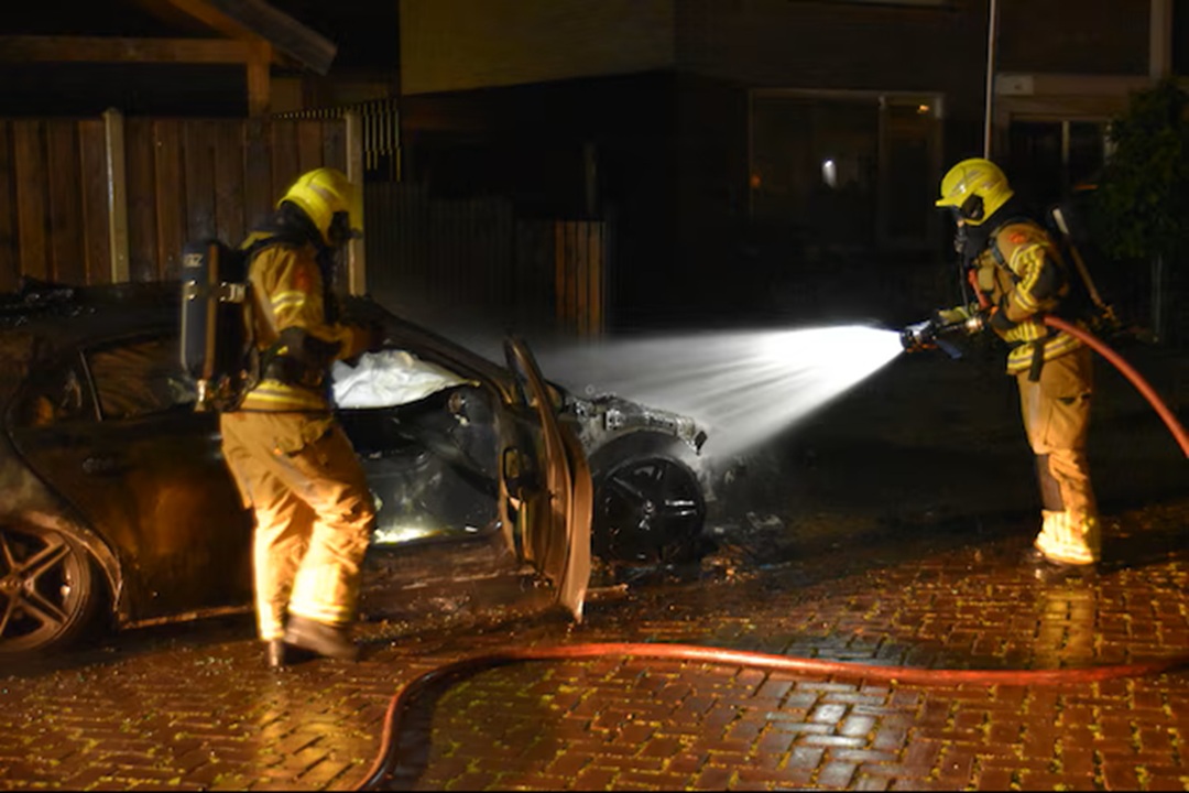 Opnieuw autobrand in Zaltbommel