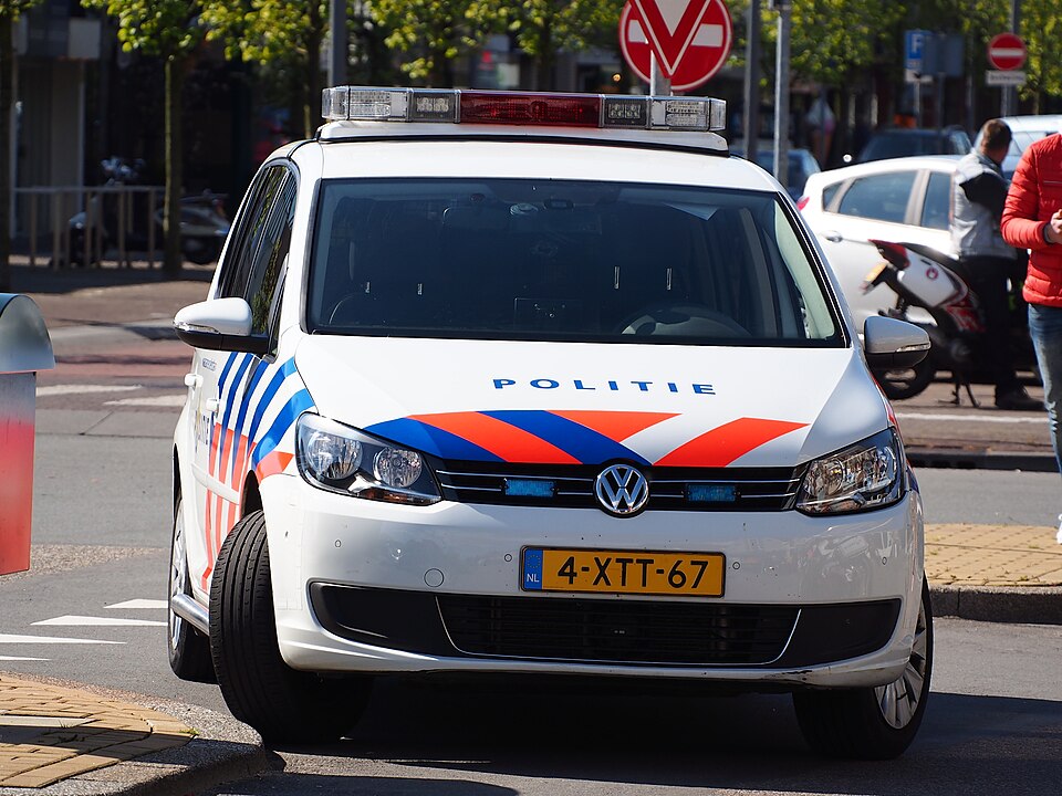 Raam en deur beschadigd door schoten in Waalwijk