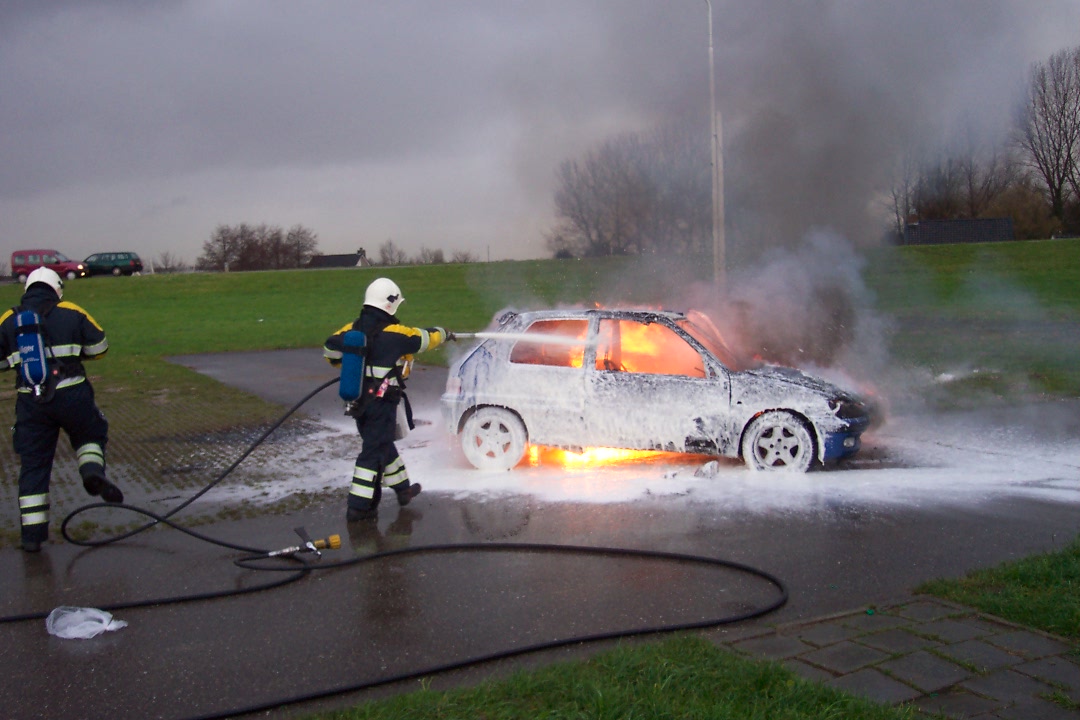 Brandende auto zorgt voor lange file op A58